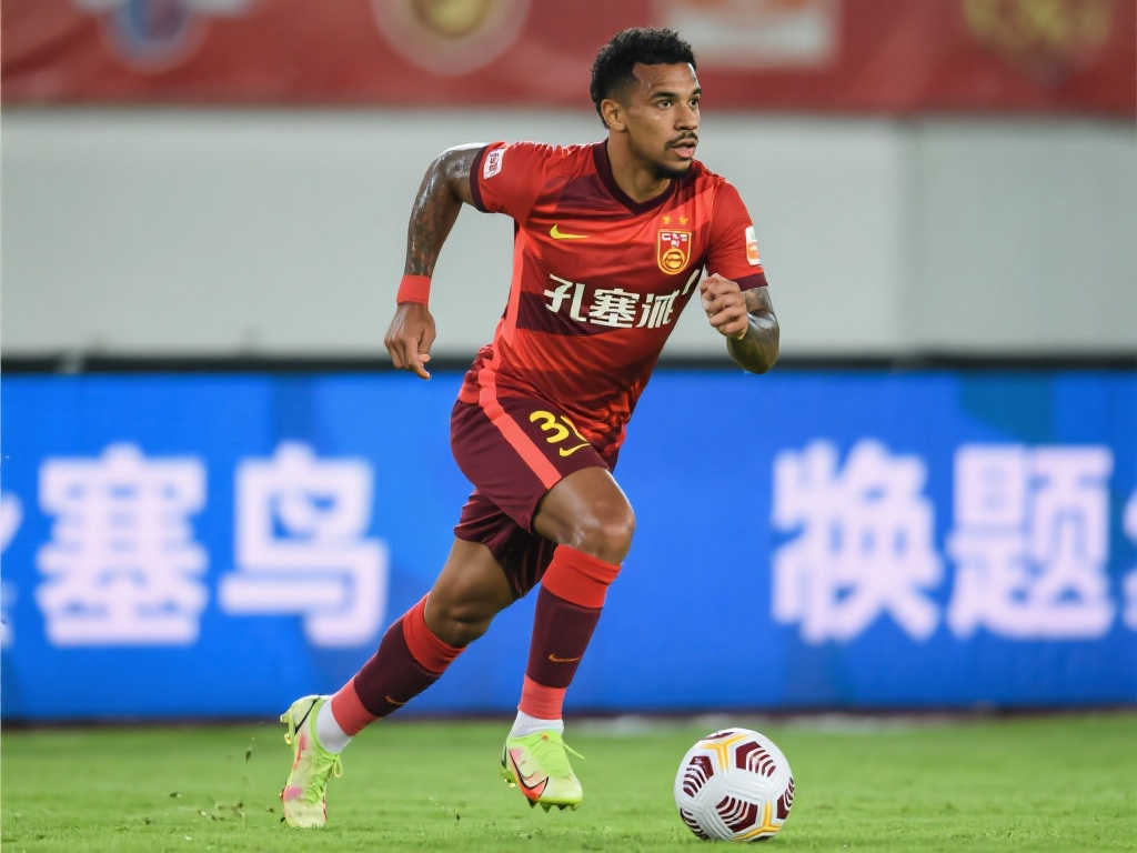 足球注入了 足球注入了